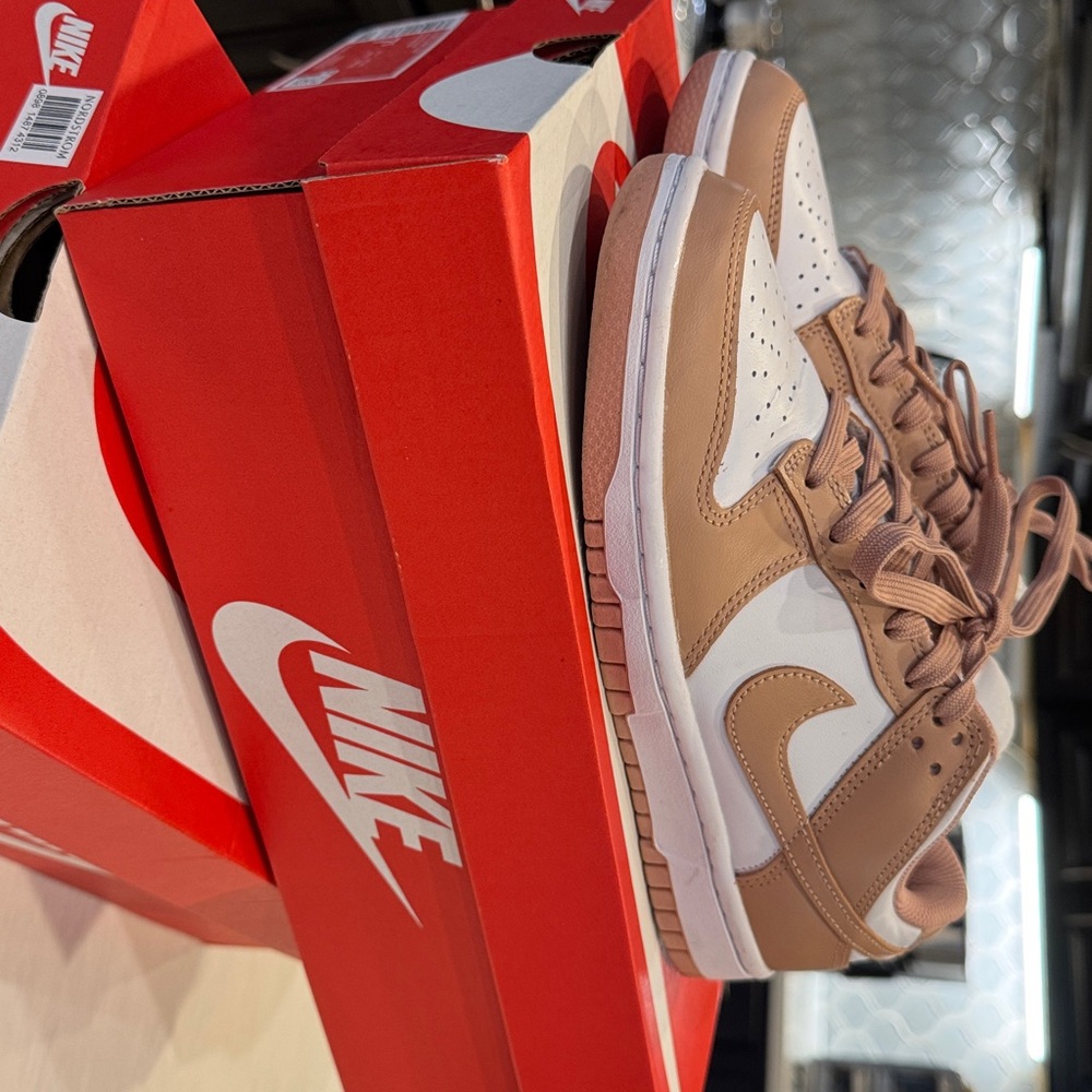 Nike Rose whisper and White Athletic Shoes